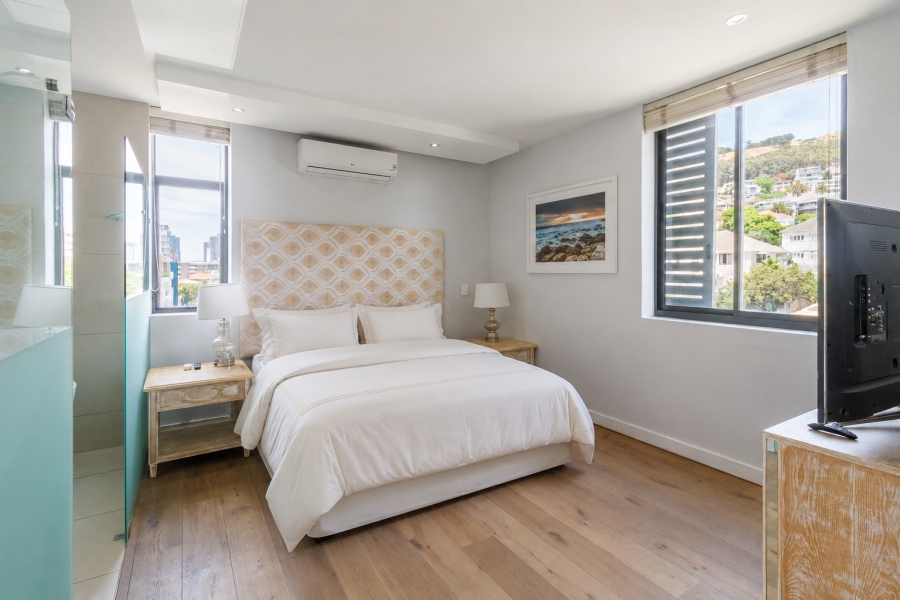 3 Bedroom Property for Sale in Green Point Western Cape